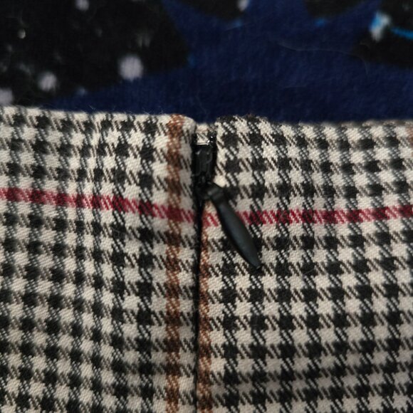 Small checkered skirt - Picture 3 of 4